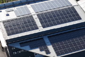 postavitev soncne elektrarne za podjetje