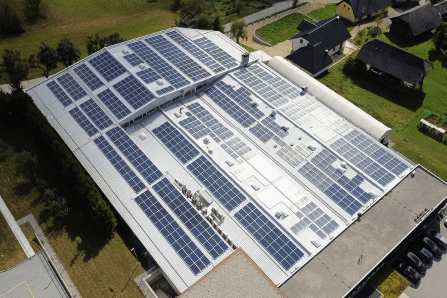 Velik sončne elektrarne za podjetja
